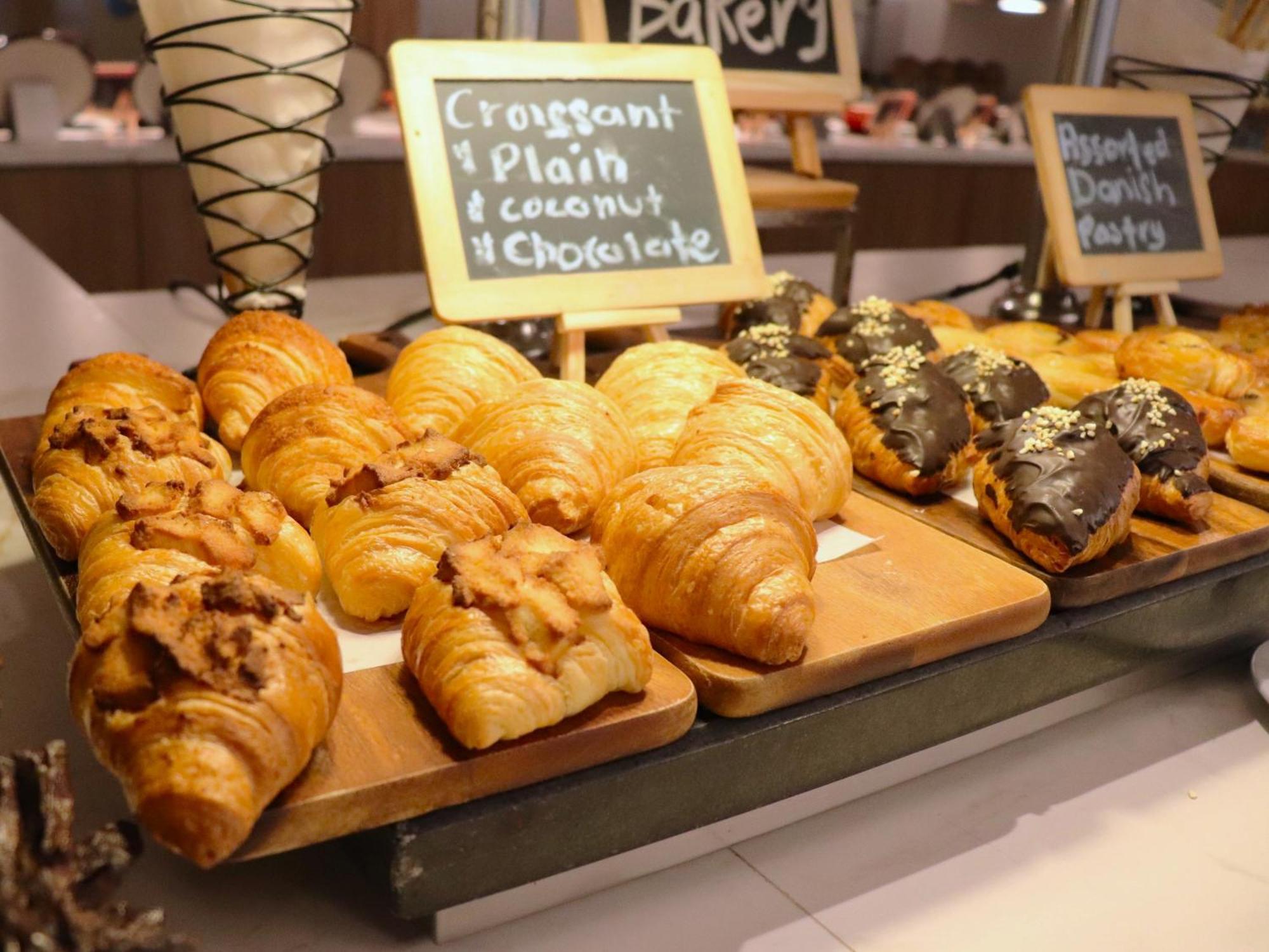 Glenmarie Hotel And Golf Resort Шах-Алам Екстер'єр фото Croissants